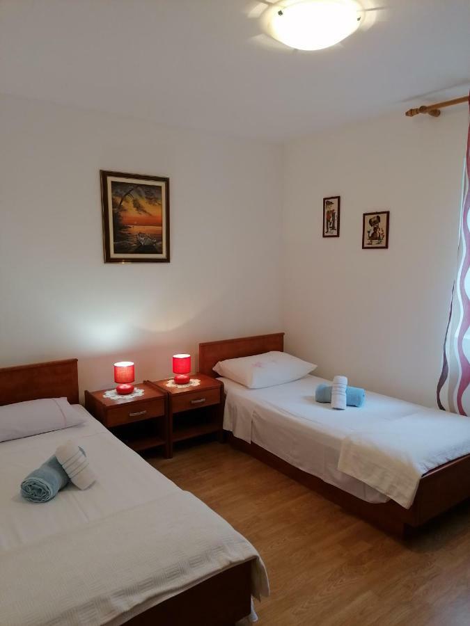 Apartments Marlen Mali Losinj Bagian luar foto
